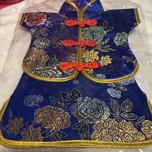 Elegant Blue Floral 2-Piece Wine Decor